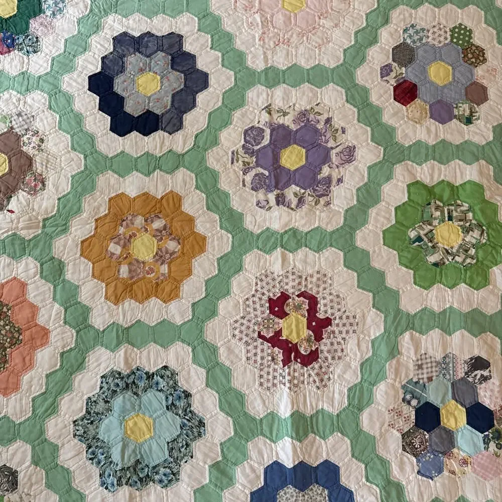 Vintage Beautiful Grandma's Flower Garden Quilt Feed Sack Fabrics 95 By 77”